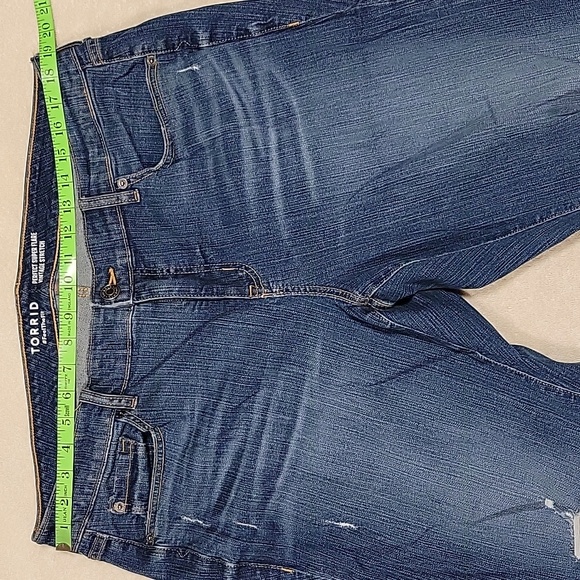 Torrid Perfect Super Flare Vintage Stretch Distressed Blue Flare Jeans - Picture 5 of 14